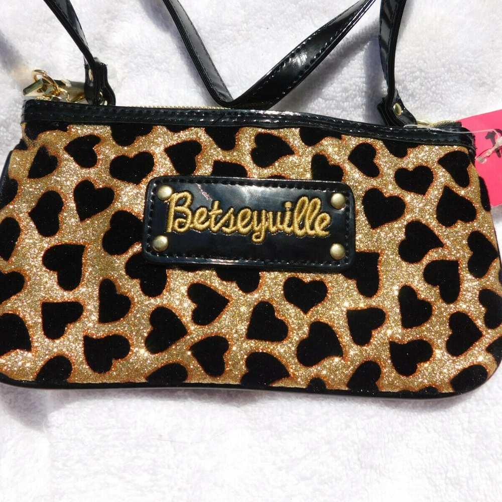 Betseyville Heart Flocked Gold Crossbody purse NWT